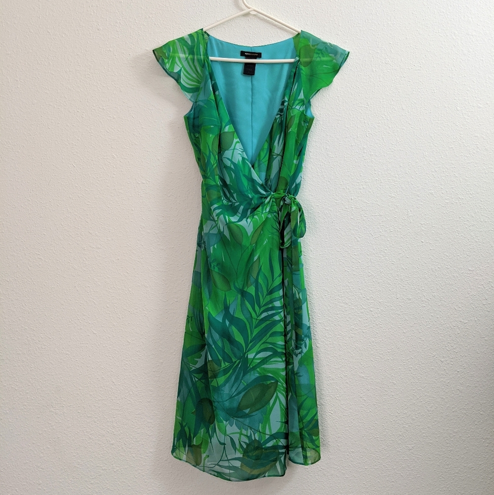 Flash sale! ⚡️BCBG Max Azria Green Wrap Dress